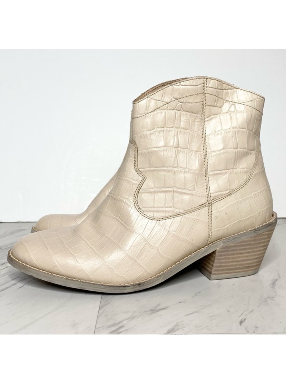 Seychelles Under The Stars Crocodile Embossed Bootie 7 1/2